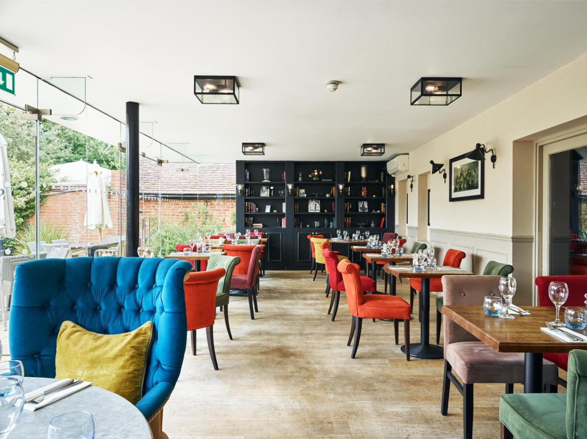 ווקינג The Talbot Inn מראה חיצוני תמונה