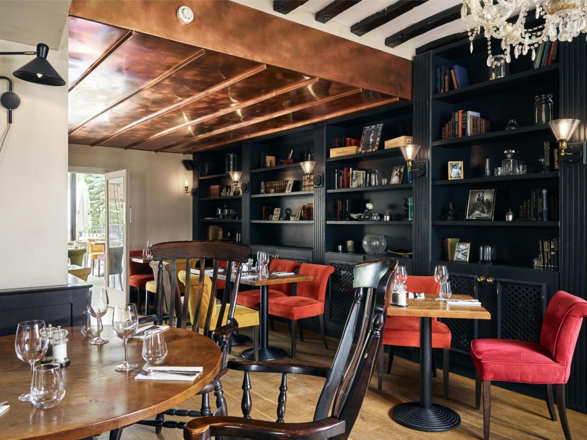 ווקינג The Talbot Inn מראה חיצוני תמונה