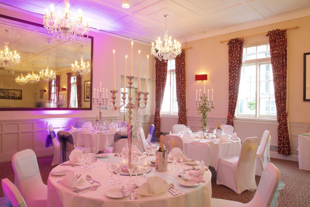 ווקינג The Talbot Inn מראה חיצוני תמונה