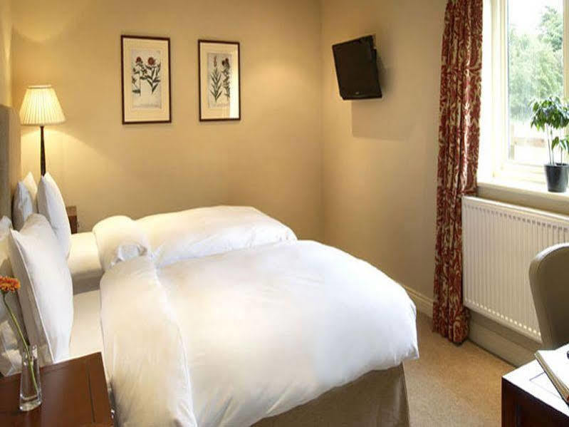 ווקינג The Talbot Inn מראה חיצוני תמונה